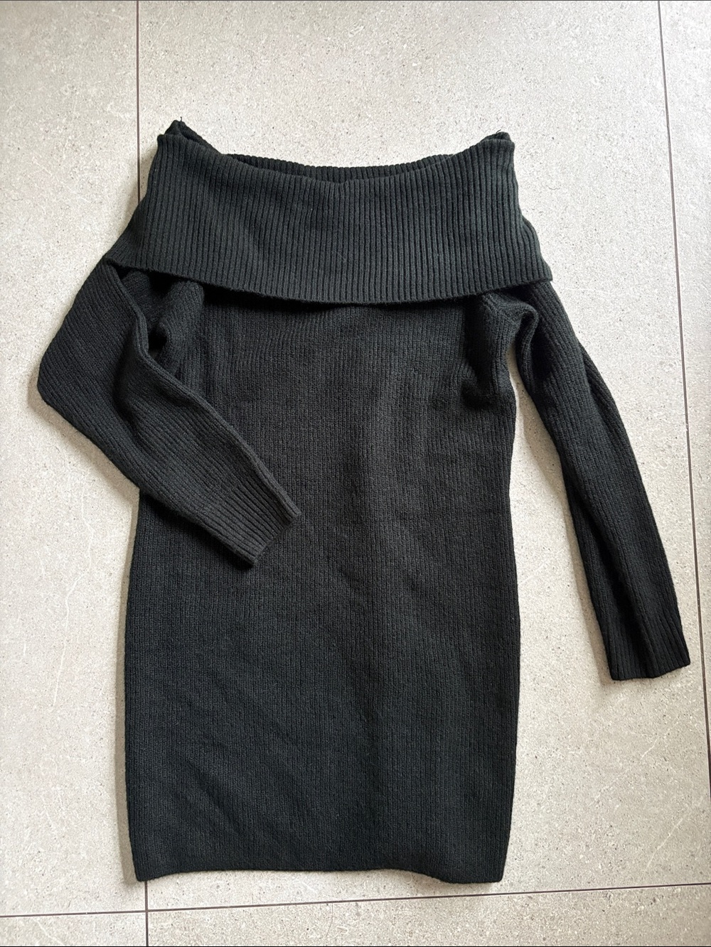 Gap black off the shoulder sweater mini dress